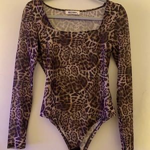 Bellivera squared neck cheetah print body suit